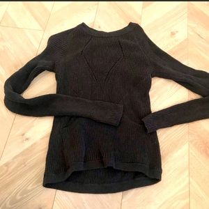 Lululemon grey long sleeve sweater 6.